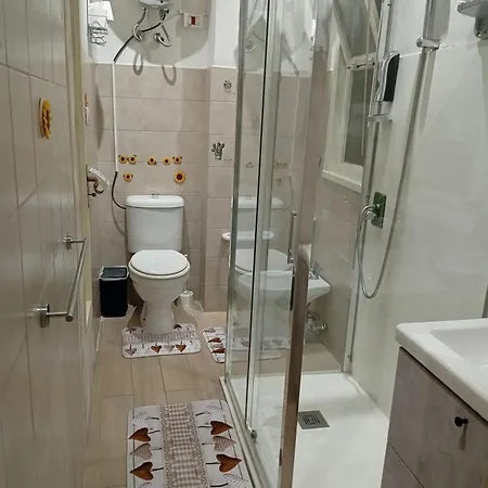 Policlinico La Casa Sotto Il Pergolato アパート グラヴィーナ・ディ・カターニア