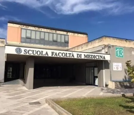 Policlinico La Casa Sotto Il Pergolato グラヴィーナ・ディ・カターニア